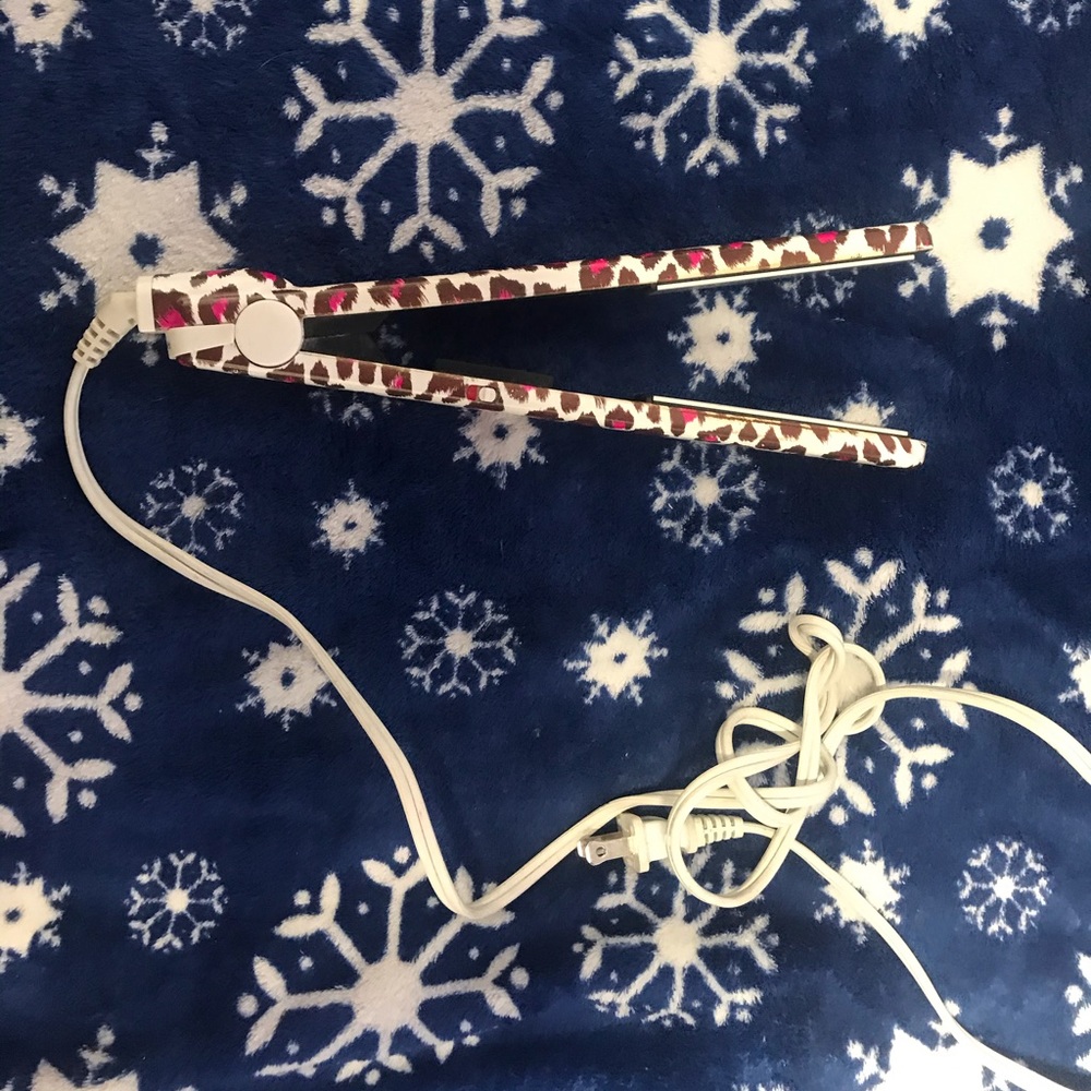 Cheetah print hair straightener